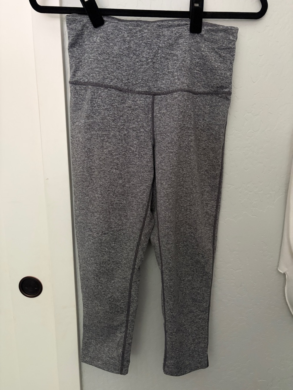 Zella Gray High-Waist Capri Active Leggings